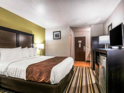 6 Lancaster, Pa Hotel