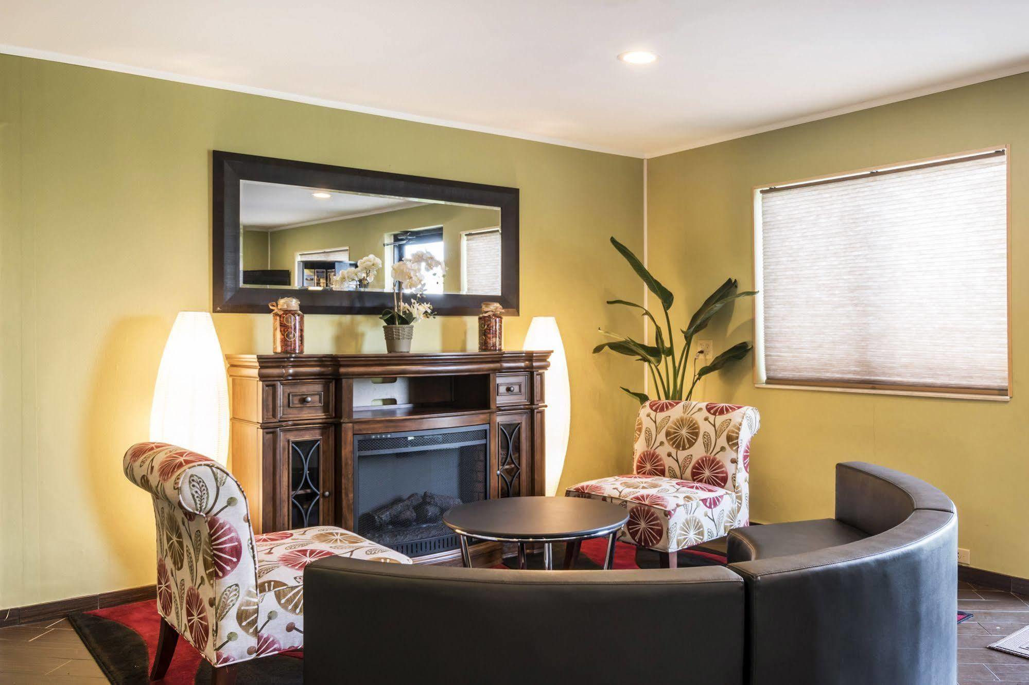 6 Lancaster, Pa 2*