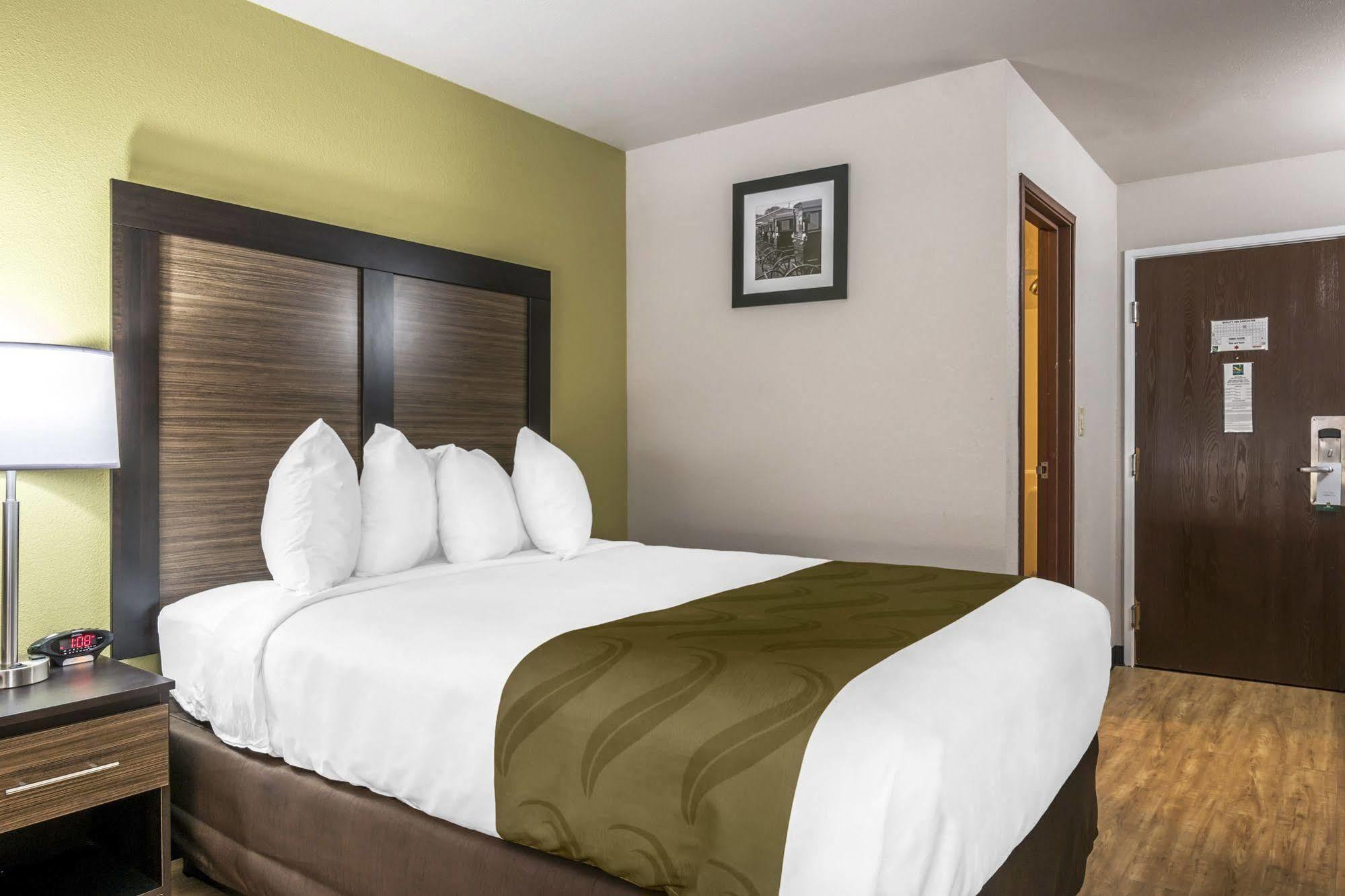 6 Lancaster, Pa Hotel 2*